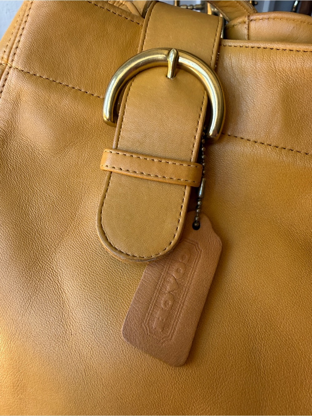 VTG Coach SOHO Sling | No. 4160 | Buttery Chamois | 1997 | Gently Loved - Picture 10 of 15